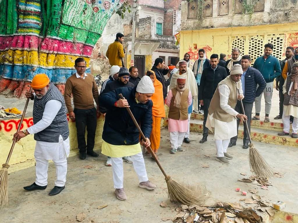 Swachhata Campaign Marks Community Spirit at Ghats and Localities